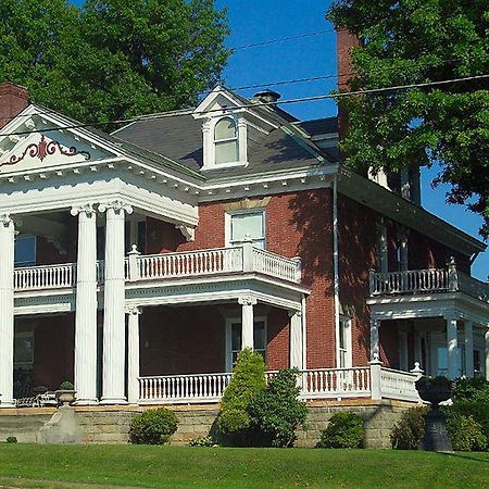 South Broadway Manor B&B - Near Fallingwater, Ohiopyle State Park, Hiking & Biking Trails Gap Scottdale Buitenkant foto