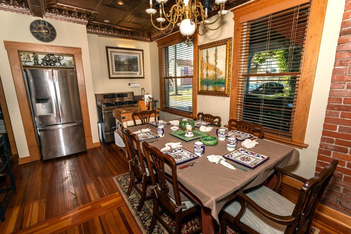 South Broadway Manor B&B - Near Fallingwater, Ohiopyle State Park, Hiking & Biking Trails Gap Scottdale Buitenkant foto