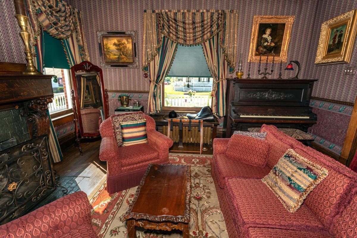 South Broadway Manor B&B - Near Fallingwater, Ohiopyle State Park, Hiking & Biking Trails Gap Scottdale Buitenkant foto