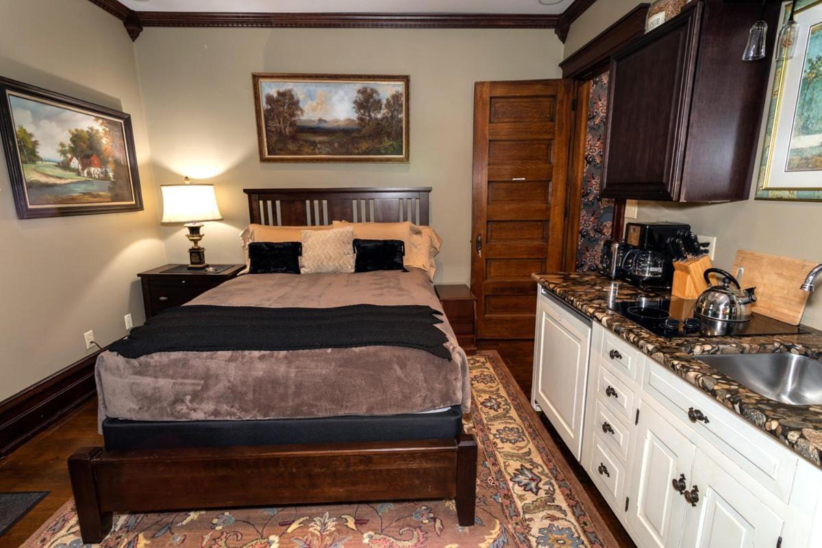South Broadway Manor B&B - Near Fallingwater, Ohiopyle State Park, Hiking & Biking Trails Gap Scottdale Buitenkant foto