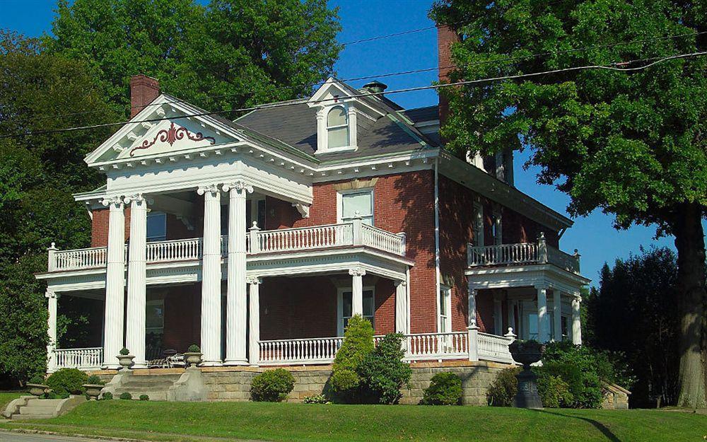 South Broadway Manor B&B - Near Fallingwater, Ohiopyle State Park, Hiking & Biking Trails Gap Scottdale Buitenkant foto